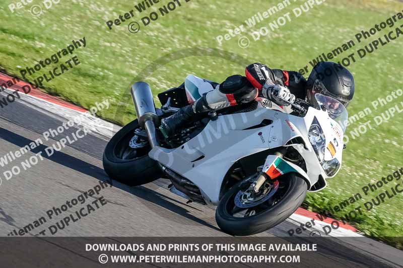 donington no limits trackday;donington park photographs;donington trackday photographs;no limits trackdays;peter wileman photography;trackday digital images;trackday photos